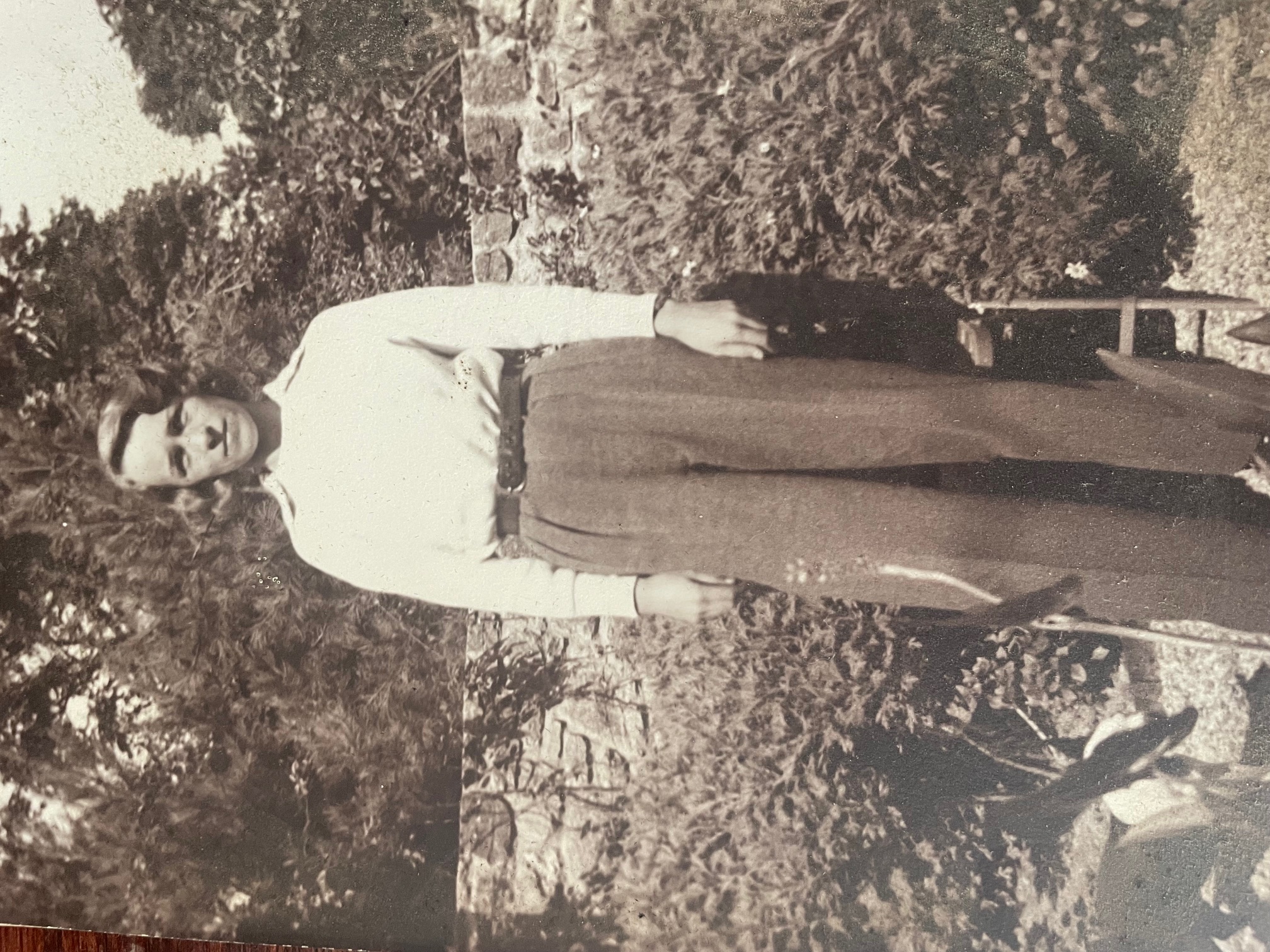 Glesca Marshall on Nazimova's farm in California